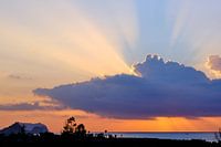 Sonnenaufgang hinter den Wolken