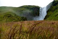 La chute d'eau Skogafoss en Islande