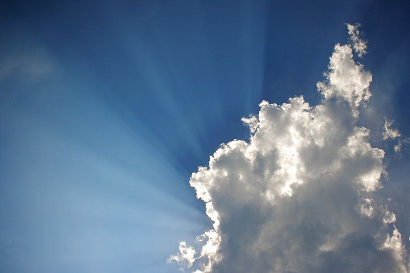 Hinter den Wolken scheint die Sonne von Ties van Veelen