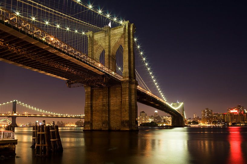 Der Abend bricht über die Brooklyn Bridge herein von JPWFoto