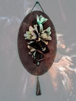 Porcelein op fluweel