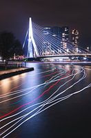 Erasmusbrug met "light trails" boten