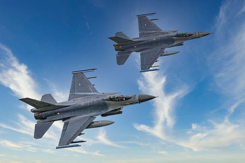 F-16 Fighting Falcon by Gert Hilbink