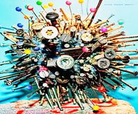 Fröhlicher klappriger Party-Roboter (Alex Faasse, 2017)