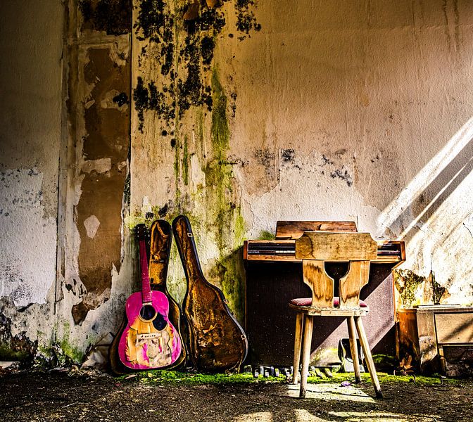 Vergessene Melodien – Die verlorene Musik eines verlassenen Raums von InfiniteArtLabs