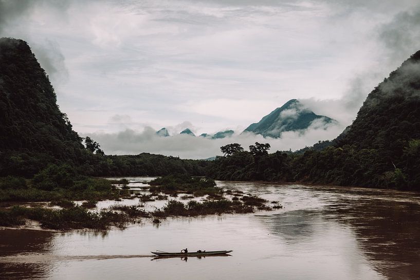 Landscape of river and mountains in Muang Ngoi Neua | Laos | Travel Photo by Expeditie Aardbol