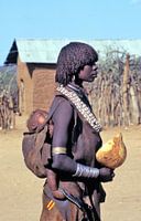 Mother with son of an Ethiopian tribe...
