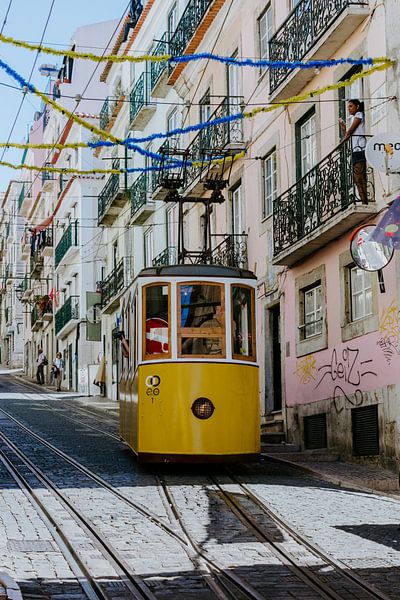 Gele tram in Lissabon par Jessica Arends