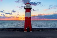 Phare au coucher du soleil