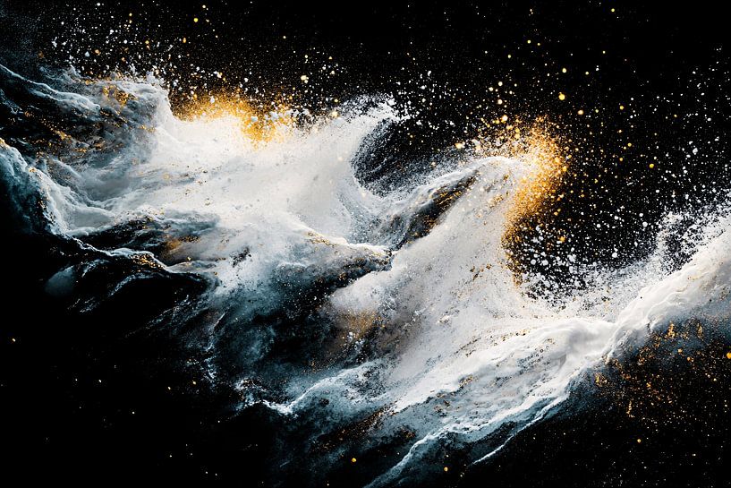 Vagues abstraites avec accents dorés par Imperial Art House