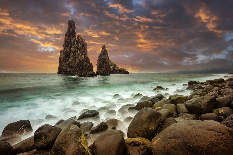 Kust van Madeira tijdens zonsondergang par Martin Podt