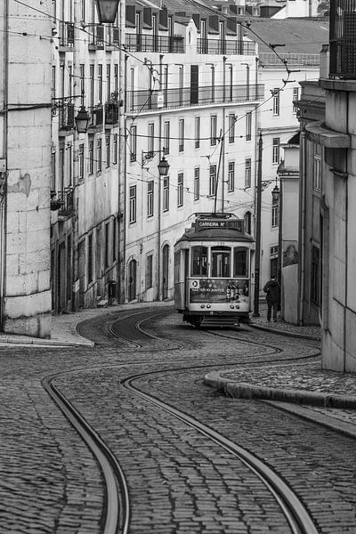 Scène de rue tram 28 Lisbonne par Sander Groenendijk