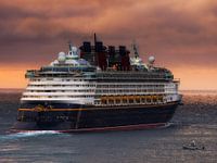 Coucher de soleil avec le Disney Wonder