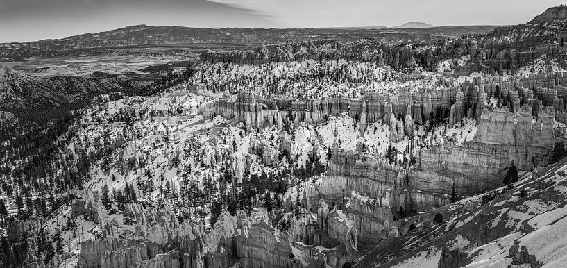 Panorama hivernal de Bryce Canyon en noir et blanc par Henk Meijer Photography