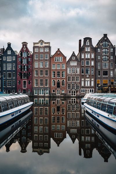 Damrak Amsterdam by Lorena Cirstea