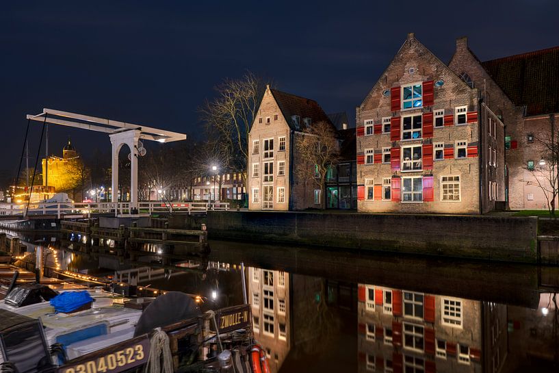 Sur le mur de la ville avec le pont Pelser Zwolle par Fotografie Ronald
