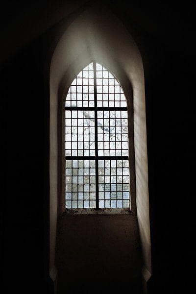 Church window - Color art print - Beautiful light van Linn Fotografie