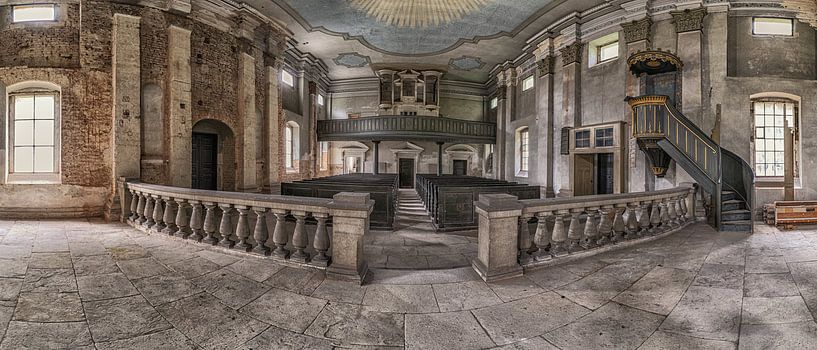 Verlassene Kirche von Guy Bostijn