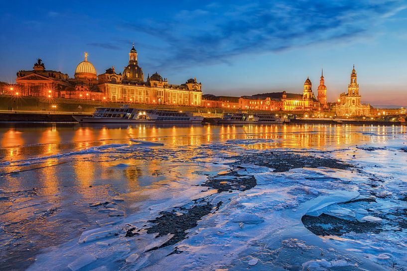Dresdner Elbufer im Winter von Daniela Beyer