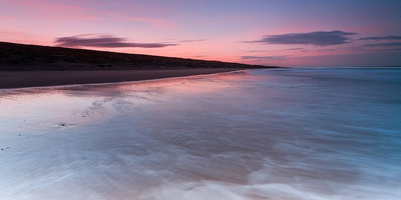 Ciel violet sur la mer par Remco Bosshard
