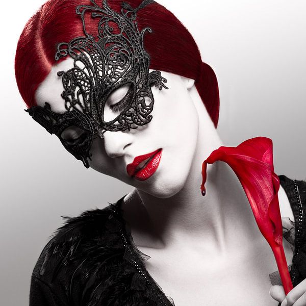 Blume und Blut von Ivan Tonov