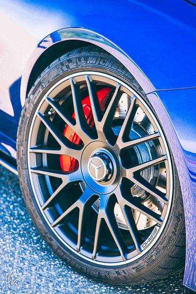 Mercedes-Benz C63 S AMG VELG par Lens Design Studio