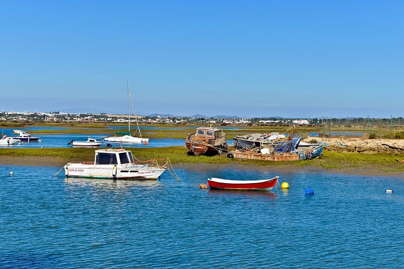 Wracks am alten Fischerhafen von Novo Sancti Petri  von Silva Wischeropp