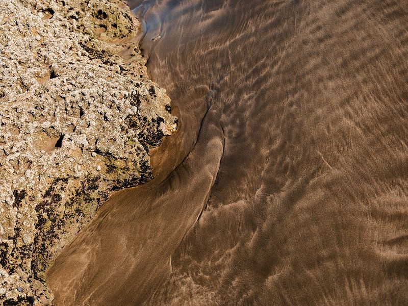 Abstraktes Muster am Strand #3 von Photolovers reisfotografie