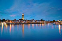 Deventer an der Ijssel bei Nacht