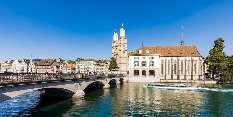 Skyline Zürich mit dem Grossmünster in der Schweiz von Werner Dieterich