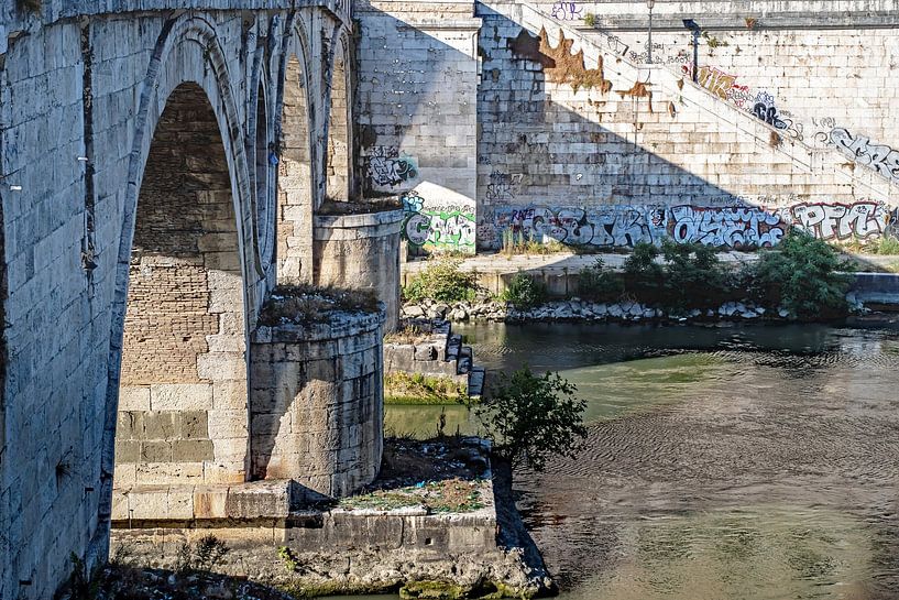 Ponte Sisto over the Tiber by Thomas Riess