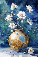 Elegantes Aquarell-Stillleben einer goldenen Vase und Blumen
