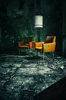 Verblasster Glanz – Die verlassenen Sessel im Schatten der Zeit