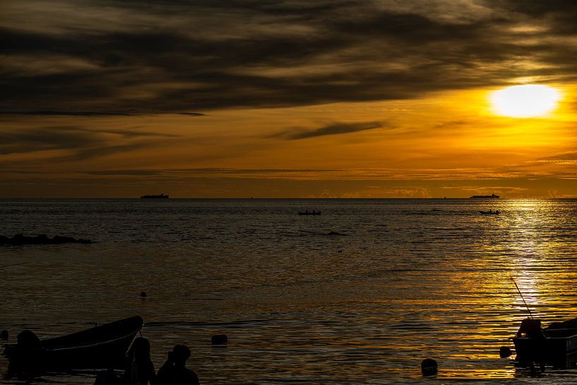 Glühen über dem Meer - Pattaya im Feuerschein von Franklin Driessen