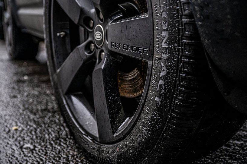 Land Rover Defender by Bas Fransen