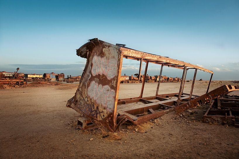 Uyuni, Bolivien. Verlassener Zug auf einem verlassenen Rangierbahnhof in der Wüste von Tjeerd Kruse