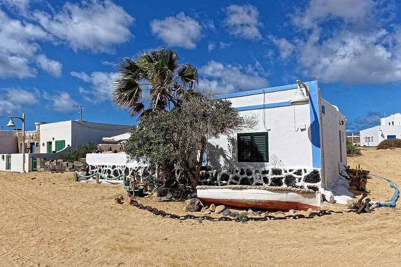 Caleta del Sebo, Av. Virgen del Mar (La Graciosa) by Peter Balan